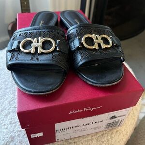 Salvatore Ferragamo Rhodes Gancini Logo Hardware slides, size 8 1/2